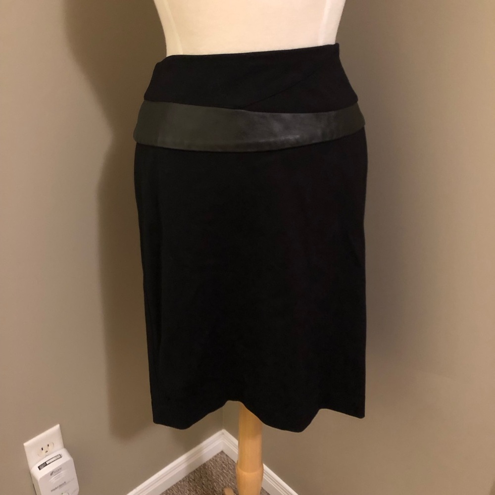 Kenneth Cole Reaction Black Skirt with Faux Leather Waist Detail Size 10